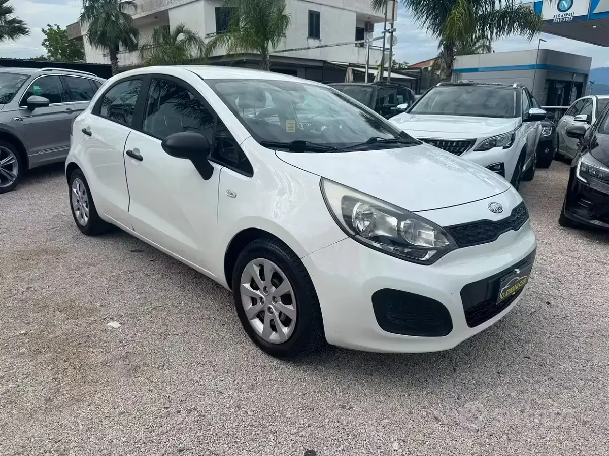 Usata Kia Rio EX 75 CV (55 kW) 2012 Bianco Berlina
