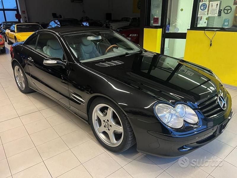 Usata Mercedes SL350 245 CV (180 kW) 2005 Nero Cabrio