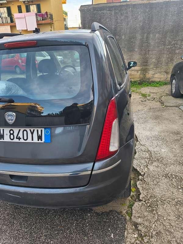 Usata Lancia Musa 90 CV (66 kW) 2009 Grigio Monovolume
