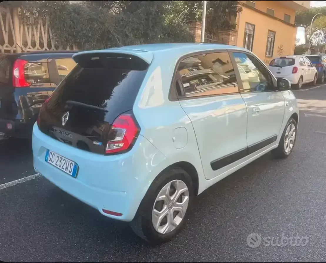 Usata Renault Twingo 30 kW (42 CV) 2021 Bluazzurro Utilitaria