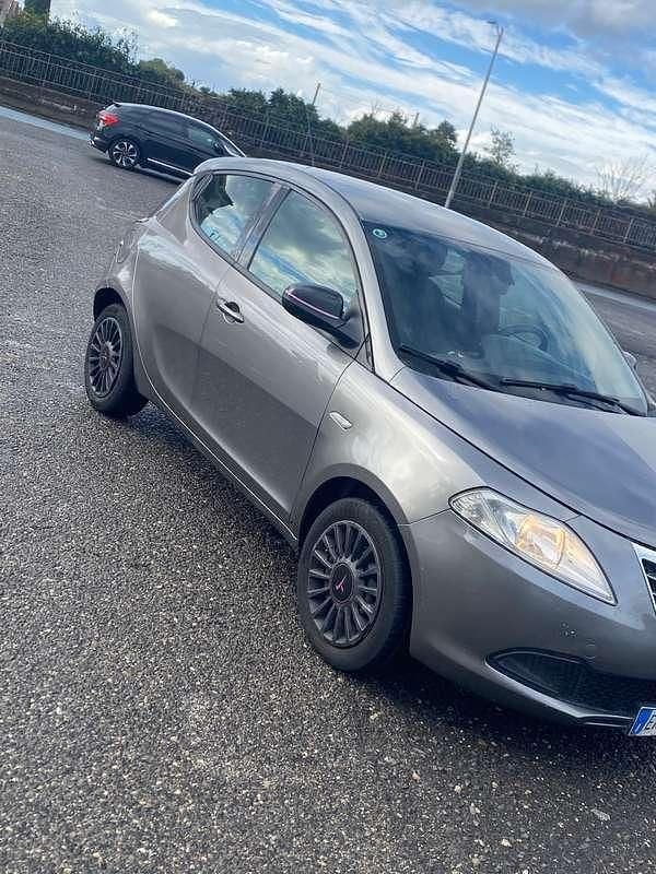 Usata Lancia Ypsilon S 95 CV (69 kW) 2013 Grigio Utilitaria