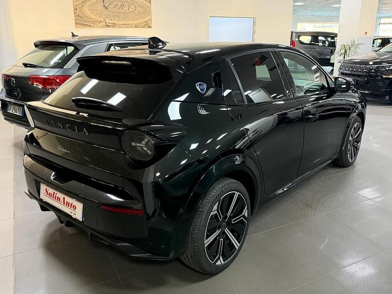 Usata Lancia Ypsilon 100 CV (73 kW) 2025 Nero Utilitaria