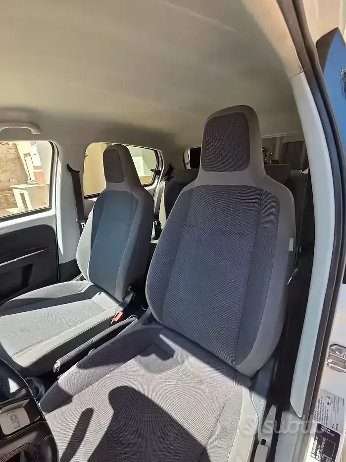 Usata VW cross up! 75 CV (55 kW) 2015 Bianco Utilitaria