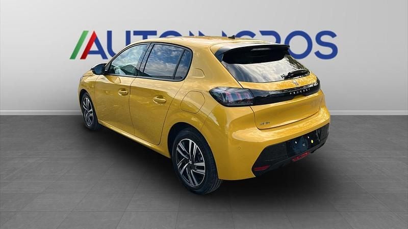 Usata Peugeot 208 Allure 101 CV (74 kW) 2023 Giallo Utilitaria