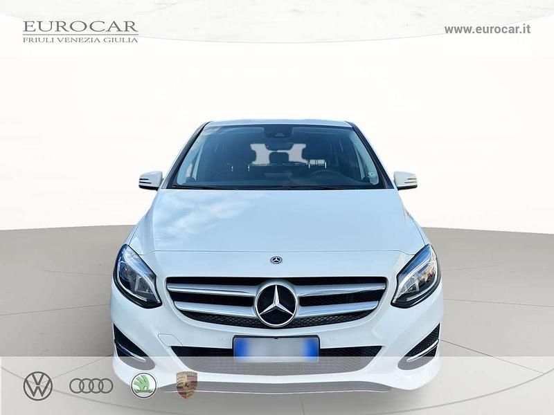 Usata Mercedes B200 136 CV (100 kW) 2019 Bianco Monovolume
