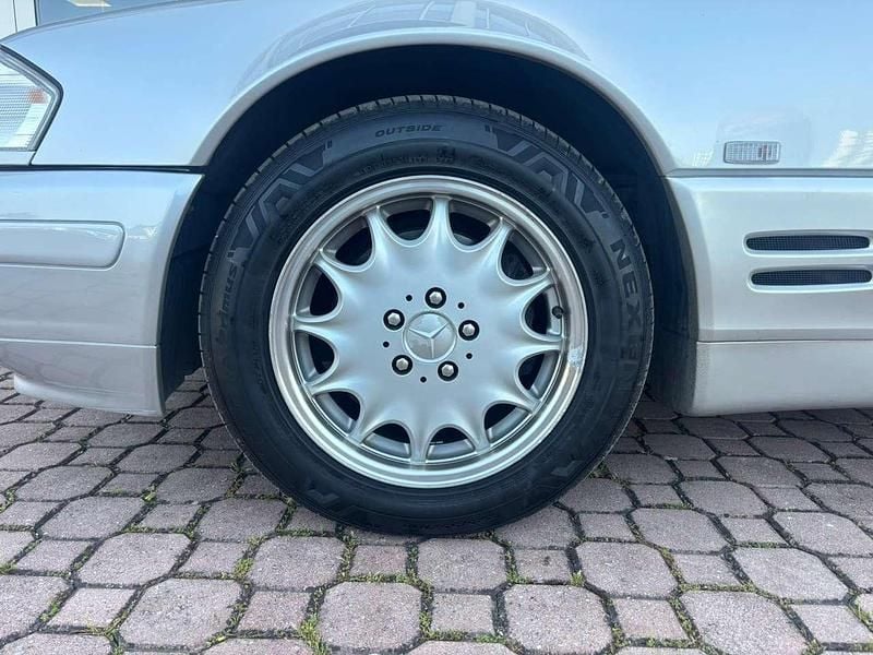 Begagnad Mercedes SL320 231 HK (169 kW) 1998 Silver Cab