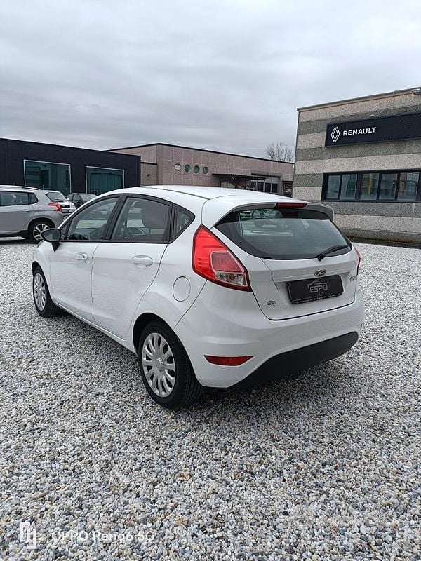 Usata Ford Fiesta Business Edition 75 CV (55 kW) 2016 Bianco Berlina
