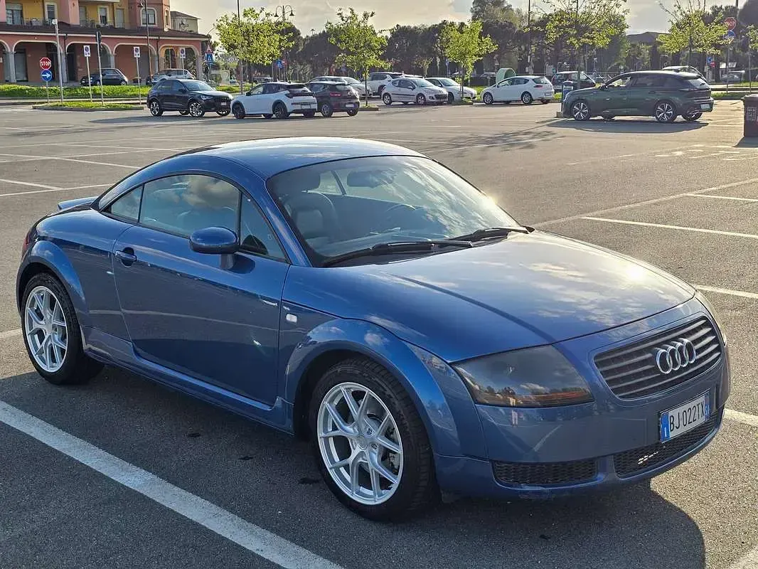 Usata Audi TT Ambiente 179 CV (131 kW) 2000 Blu/azzurro Coupé