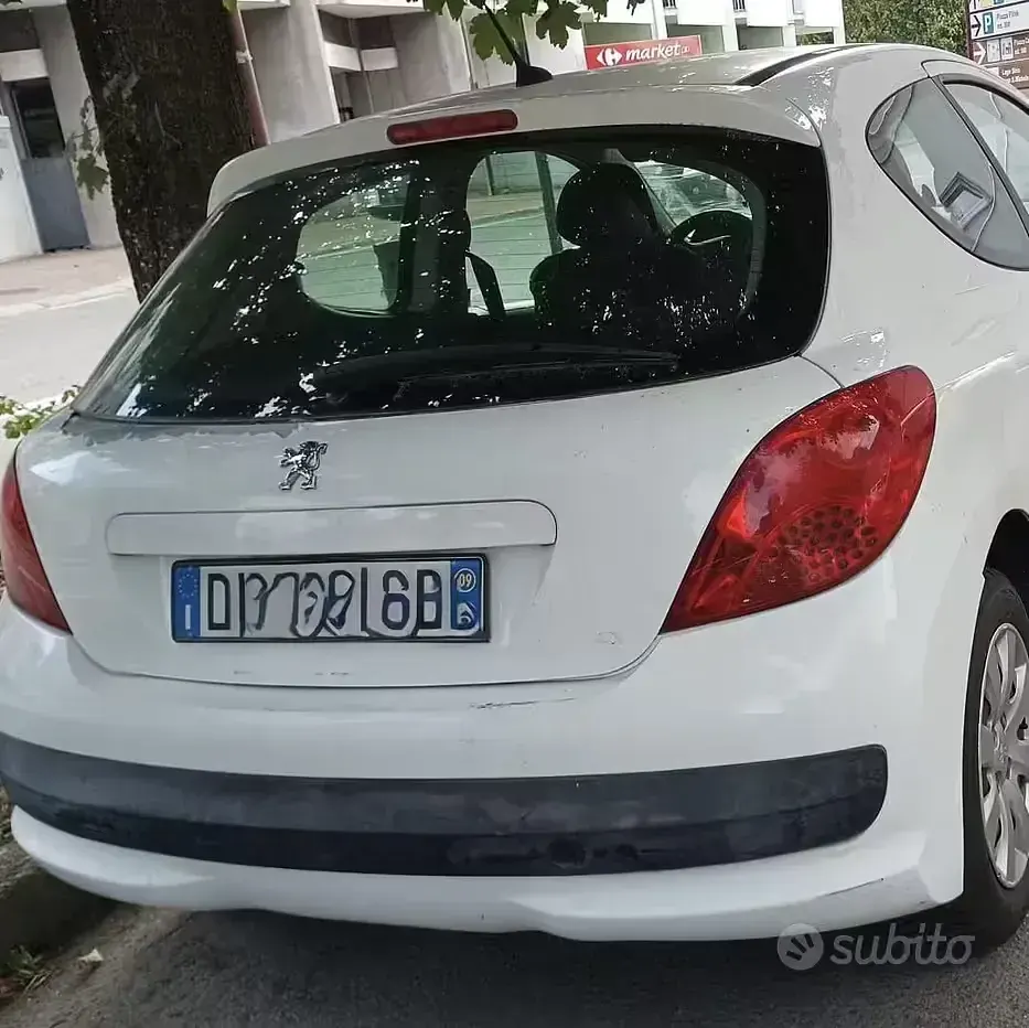 Usata Peugeot 207 75 CV (55 kW) 2009 Bianco Utilitaria
