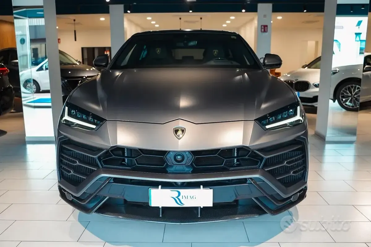 Usata Lamborghini Urus 650 CV (478 kW) 2022 Grigio SUV
