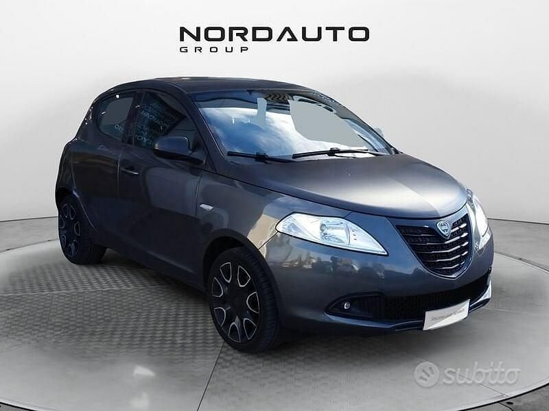 Usata Lancia Ypsilon S 69 CV (50 kW) 2014 Grigio Utilitaria