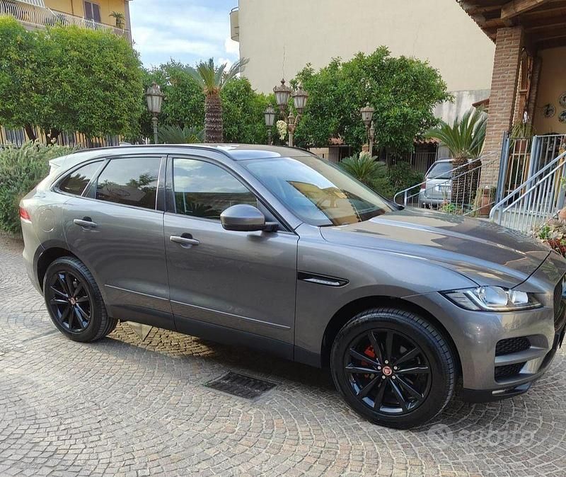 Usata Jaguar F-Pace 180 CV (132 kW) 2016 Grigio SUV