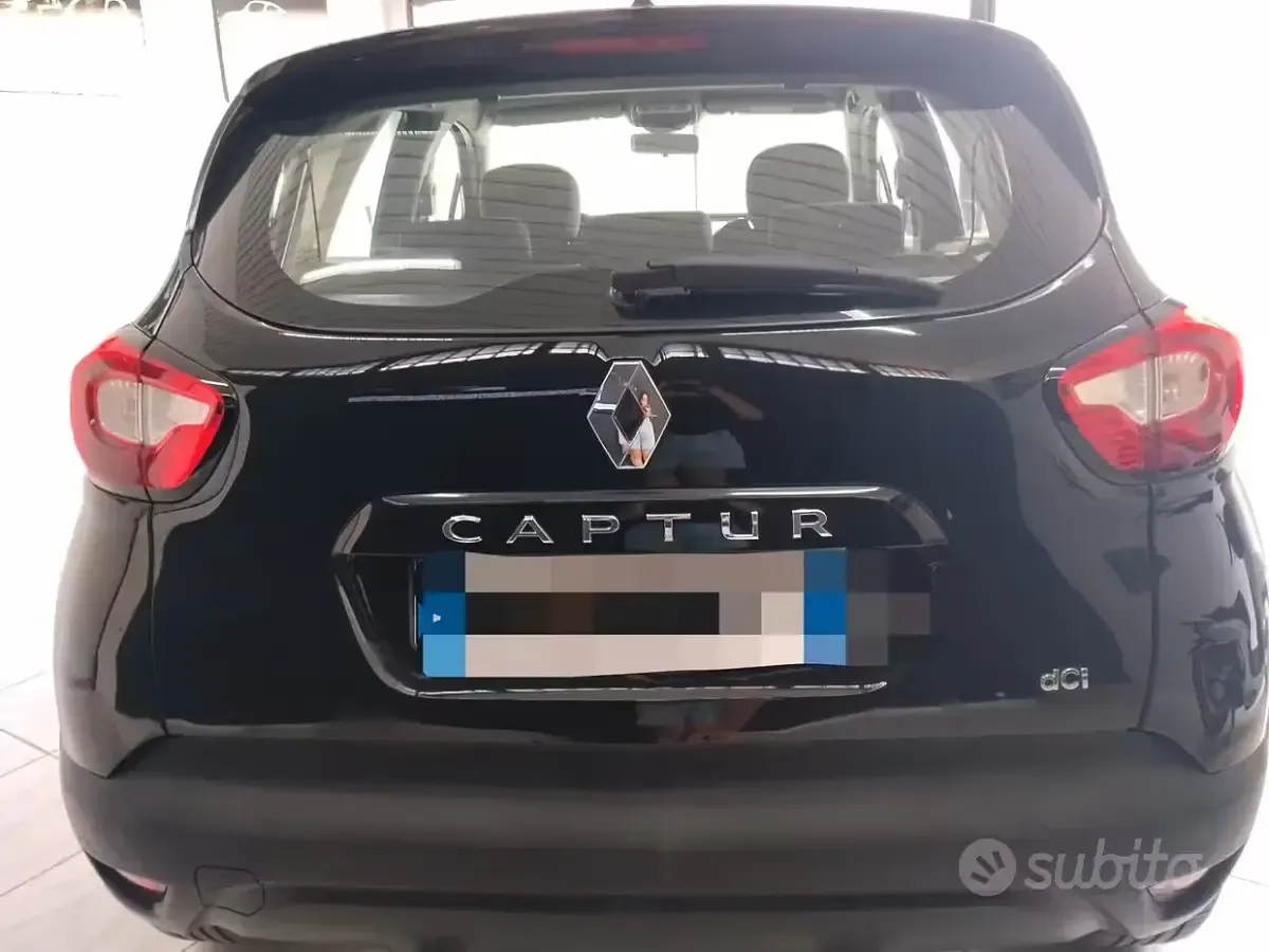 Usata Renault Captur 90 CV (66 kW) 2016 Nero SUV