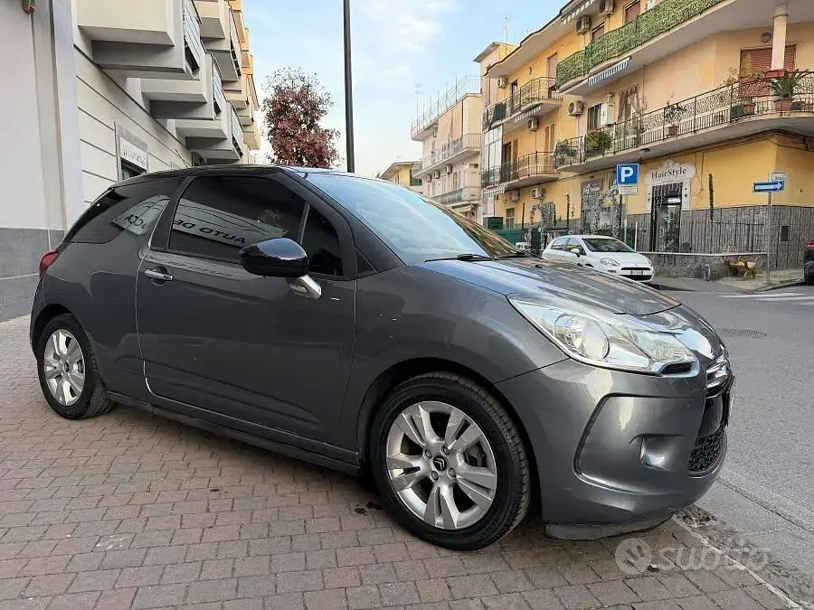 Usata Citroën DS3 Chic 95 CV (69 kW) 2011 Nero Utilitaria