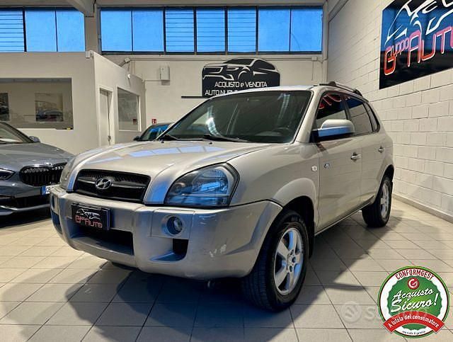 Usata Hyundai Tucson Dynamiq 140 CV (102 kW) 2007 Grigio SUV