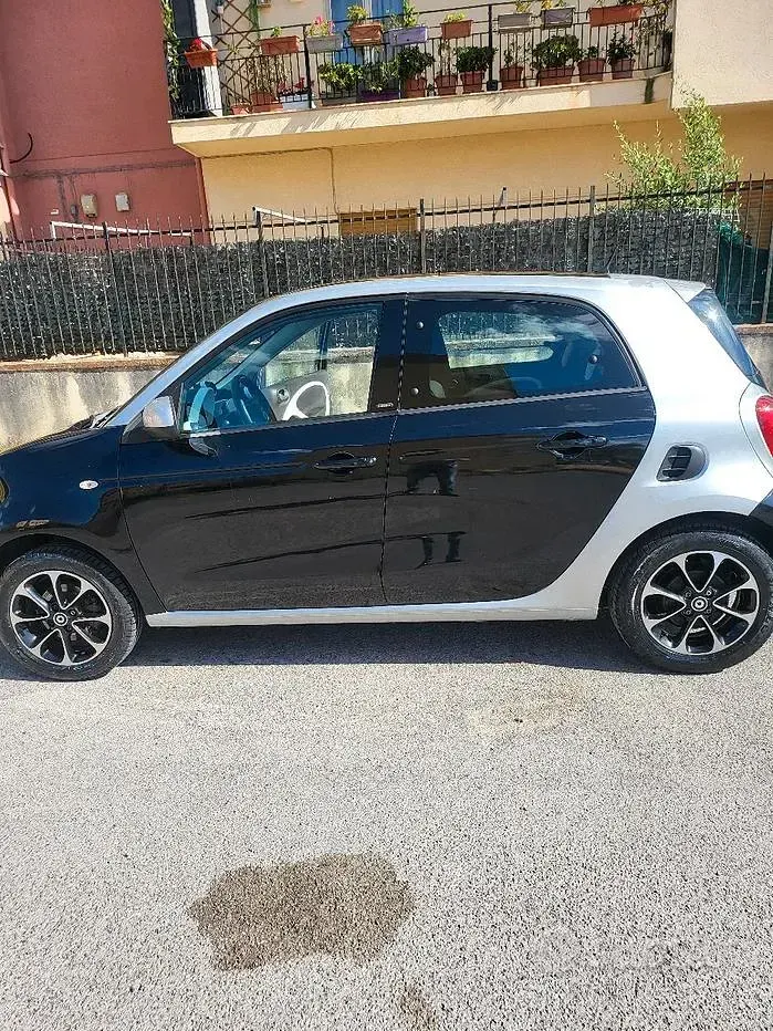 Usata Smart ForFour Passion 75 CV (55 kW) 2015 Nero Utilitaria