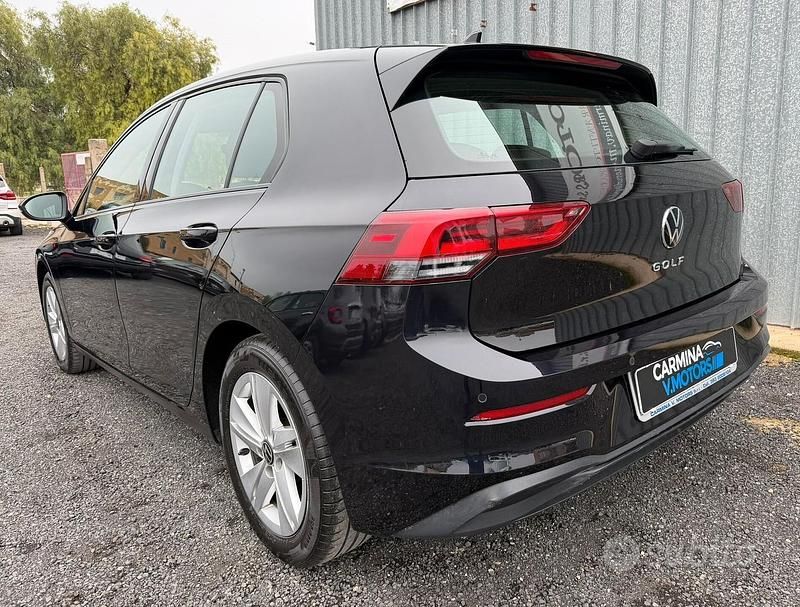 Usata VW Golf VIII Life 115 CV (84 kW) 2022 Nero Berlina