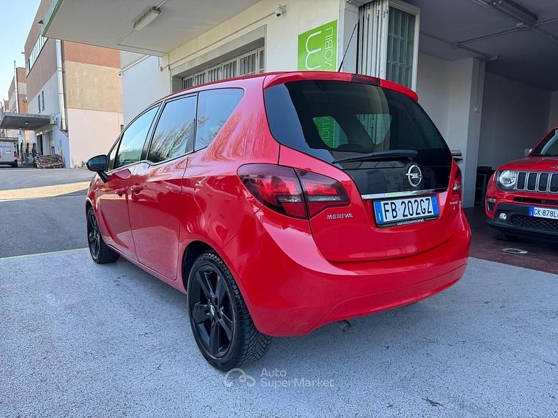 Usata Opel Meriva Innovation 120 CV (88 kW) 2015 Rosso Monovolume
