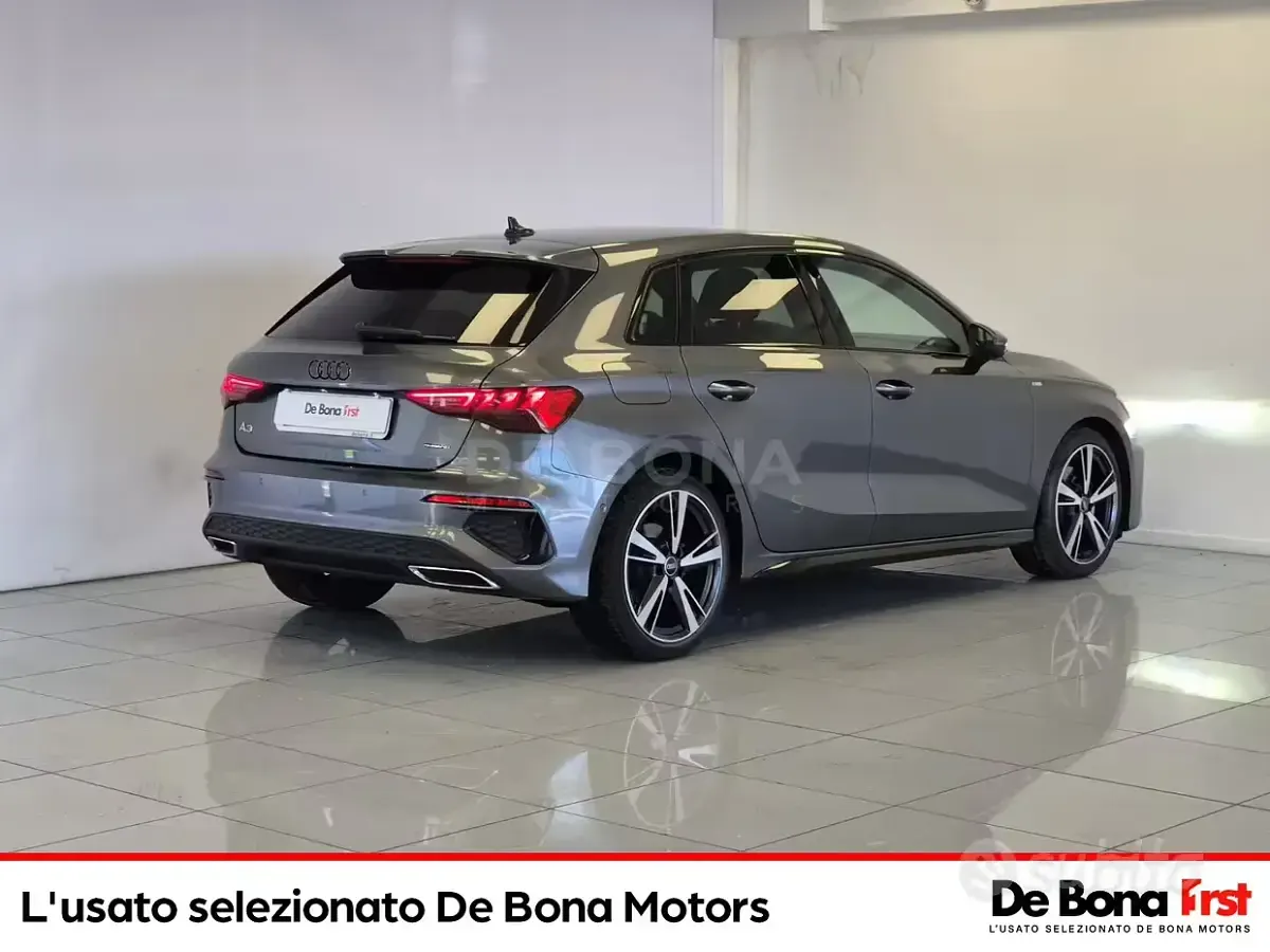 Usata Audi A3 S-Line 200 CV (147 kW) 2022 Grigio Berlina