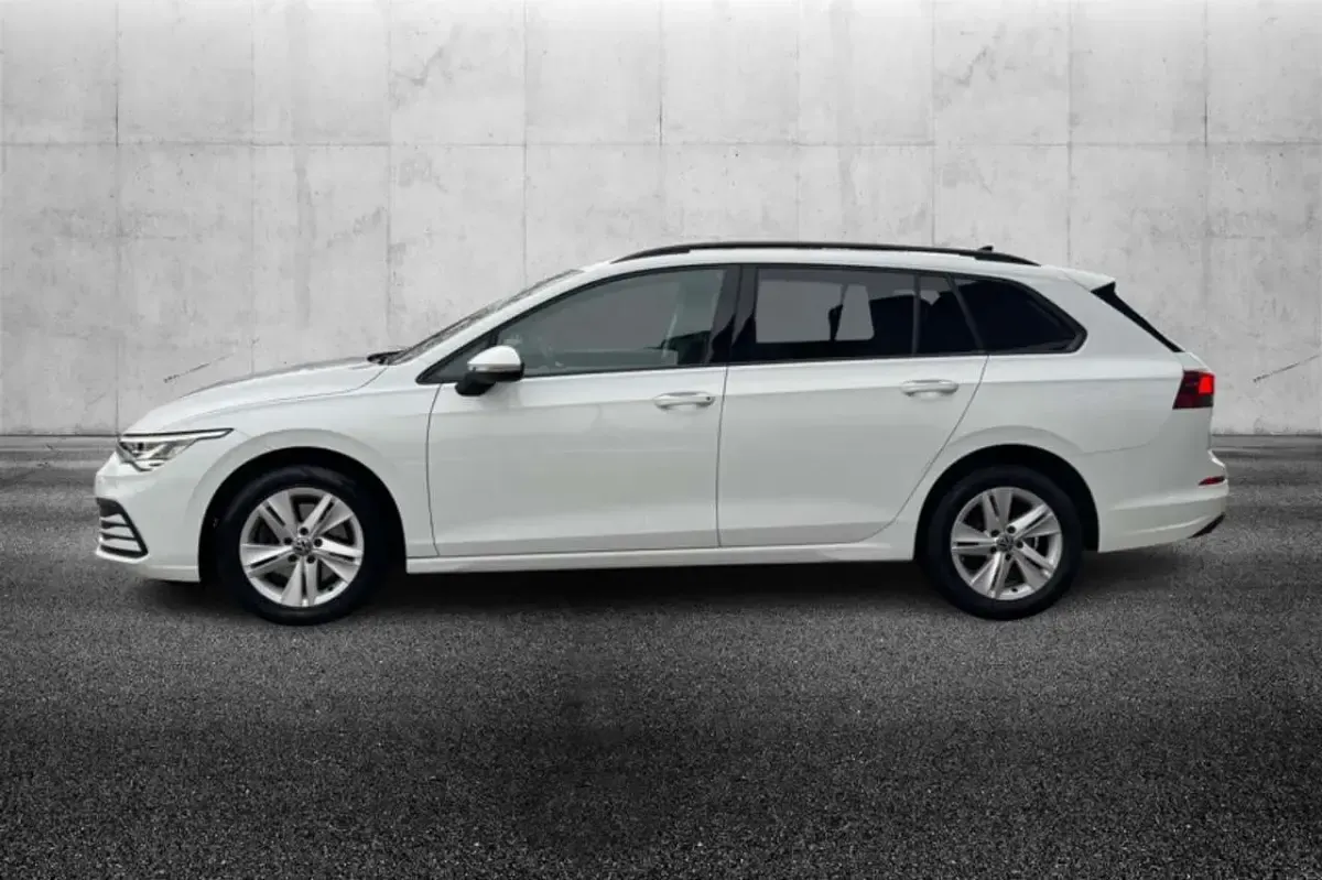 Usata VW Golf Life 150 CV (110 kW) 2022 Bianco Station wagon