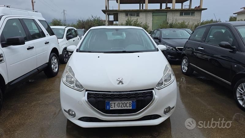 Usata Peugeot 2008 Access 82 CV (60 kW) 2013 Bianco SUV