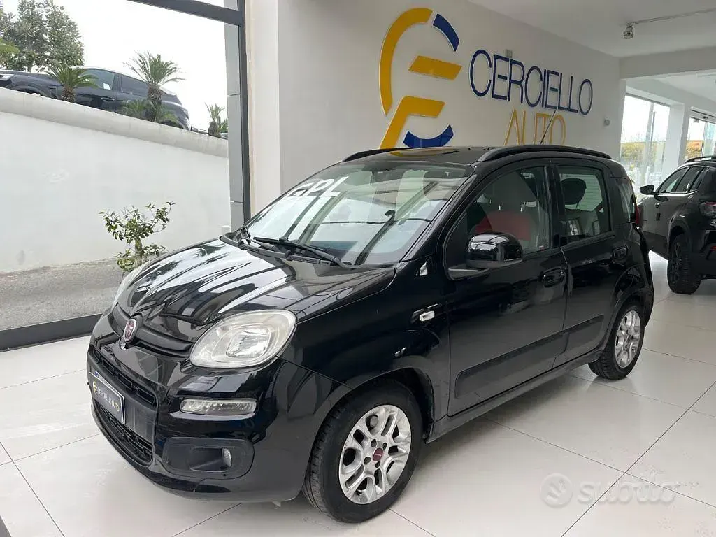 Usata Fiat Panda Lounge 69 CV (50 kW) 2017 Nero metallizzato Utilitaria