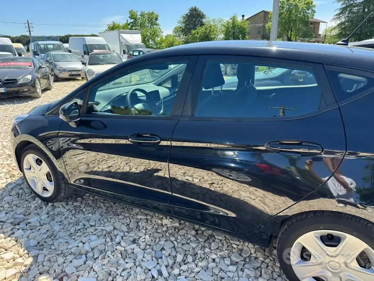 Usata Ford Fiesta Titanium 84 CV (61 kW) 2017 Nero Utilitaria