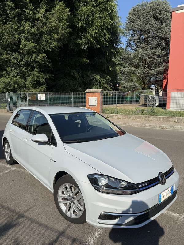 Usata 2019 VW Golf VII Business Tre volumi | 16.400 € (Buon prezzo) - Immagine 1/4