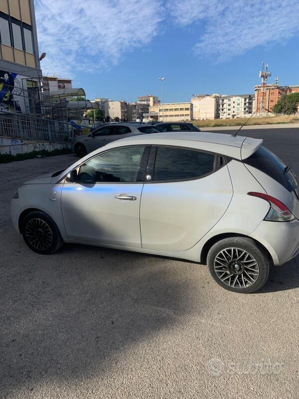 Usato 2017 Lancia Ypsilon LPG_Hybrid (6.300 €)