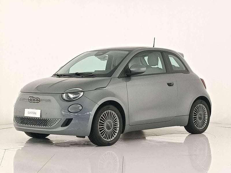 Usata Fiat 500e La Prima 42 kW (58 CV) 2021 Grigio minerale Berlina