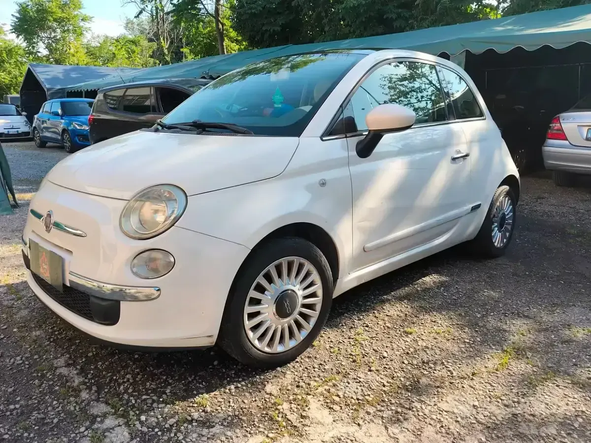 Usado Fiat 500 Lounge 69 CV (50 kW) 2009 Blanco Descapotable