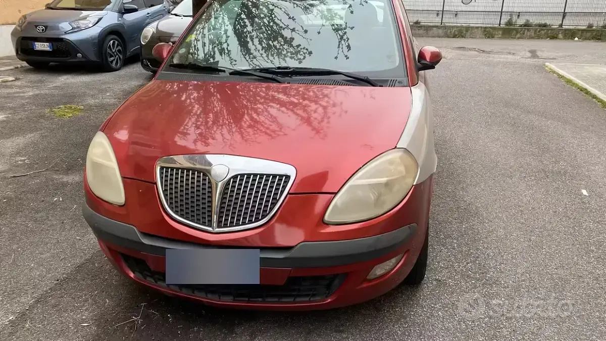 Usata Lancia Ypsilon 60 CV (44 kW) 2005 Rosso Utilitaria