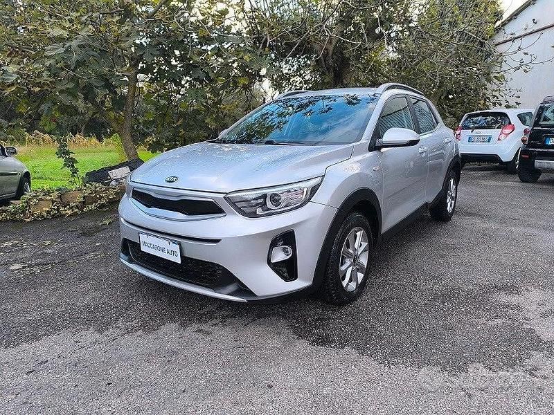 Argento Usata 2017 Kia Stonic Style SUV | 11.800 € (Molto cara) - Immagine 1/4
