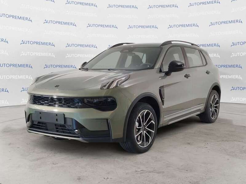 Nero Nuova 2025 Lynk & Co 01 SUV | 30.850 € - Immagine 1/4