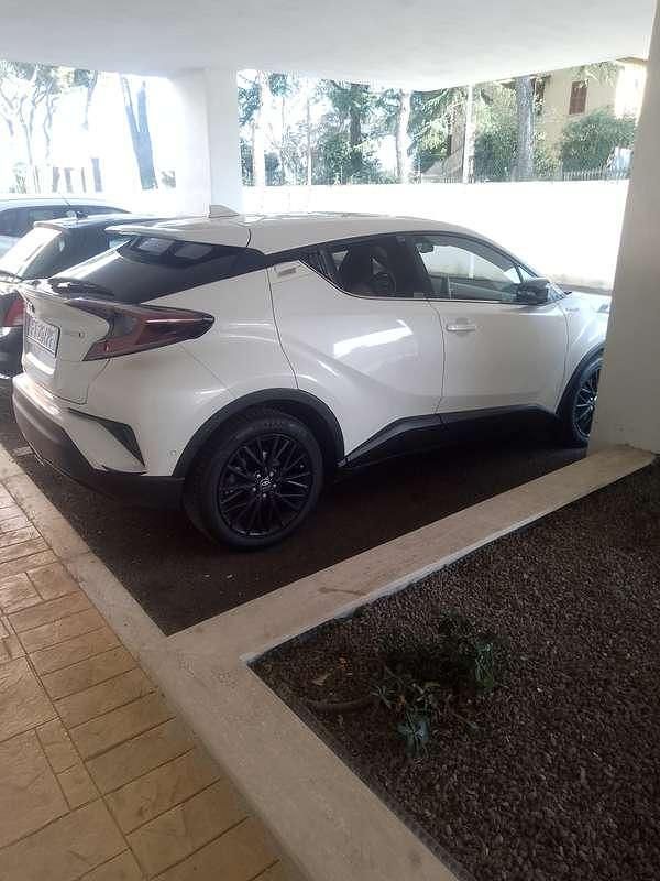 Usata Toyota C-HR Lounge 98 CV (72 kW) 2019 Bianco SUV