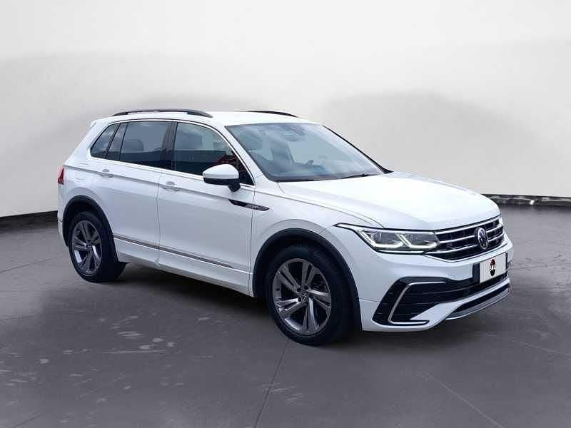 Usata VW Tiguan R-line 150 CV (110 kW) 2023 Bianco SUV