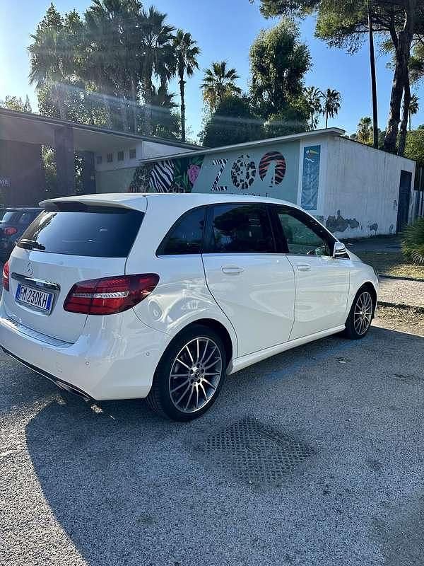 Usata Mercedes 200 156 CV (114 kW) 2017 Bianco Monovolume