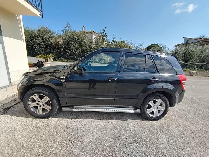 Usata Suzuki Grand Vitara 130 CV (95 kW) 2007 Rosso SUV
