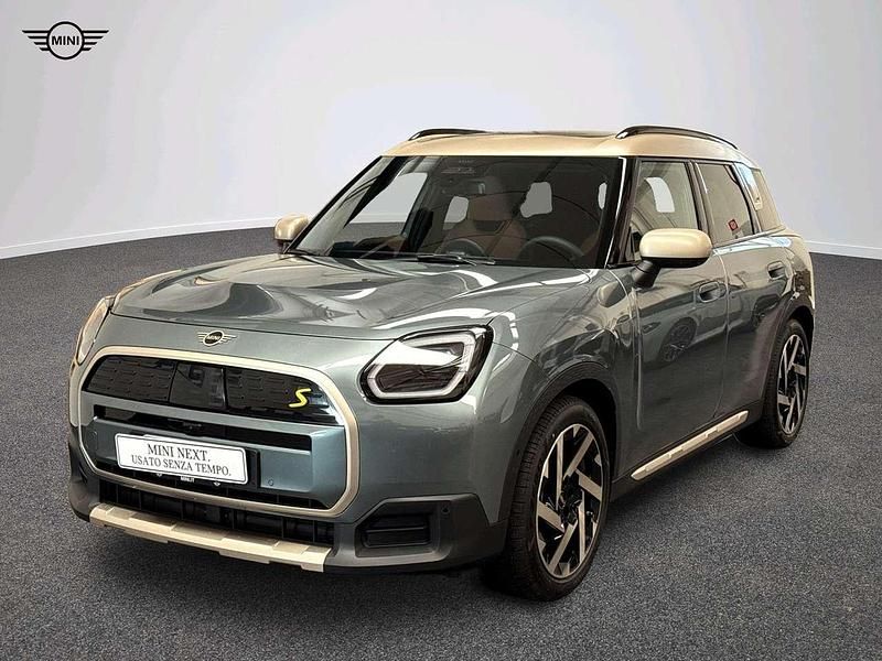 Nuova Mini Countryman Favoured 225 kW (306 CV) 2025 Verde SUV