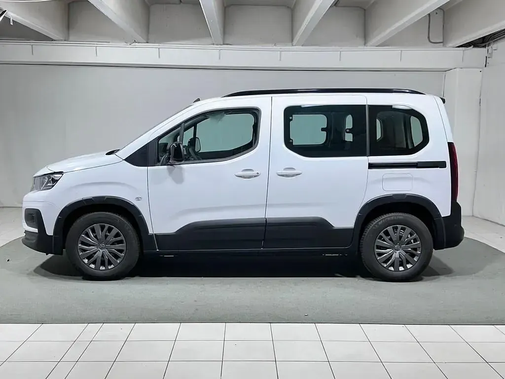 Usata Peugeot e-Rifter Allure 100 kW (136 CV) 2024 Bianco Monovolume