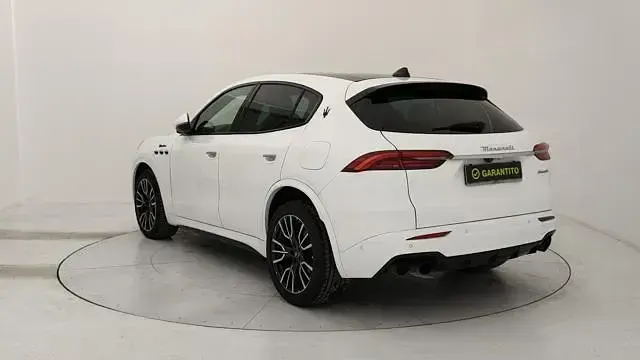 Usata Maserati Grecale 330 CV (242 kW) 2023 Bianco SUV