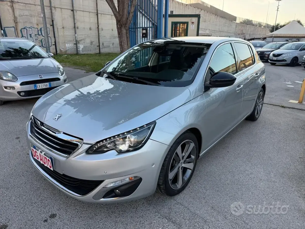 Usata Peugeot 308 GT-line 120 CV (88 kW) 2017 Grigio Berlina