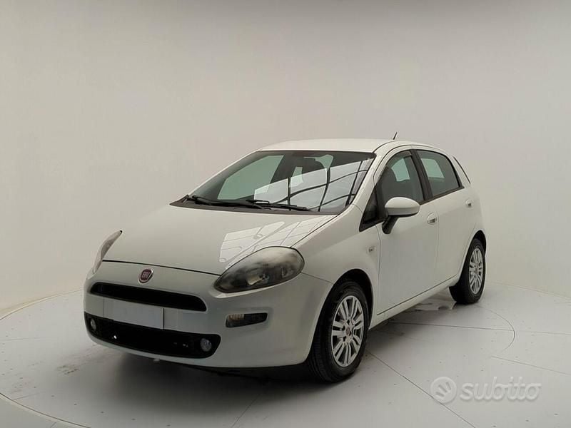 Usata Fiat Punto Street 77 CV (56 kW) 2016 Bianco Utilitaria
