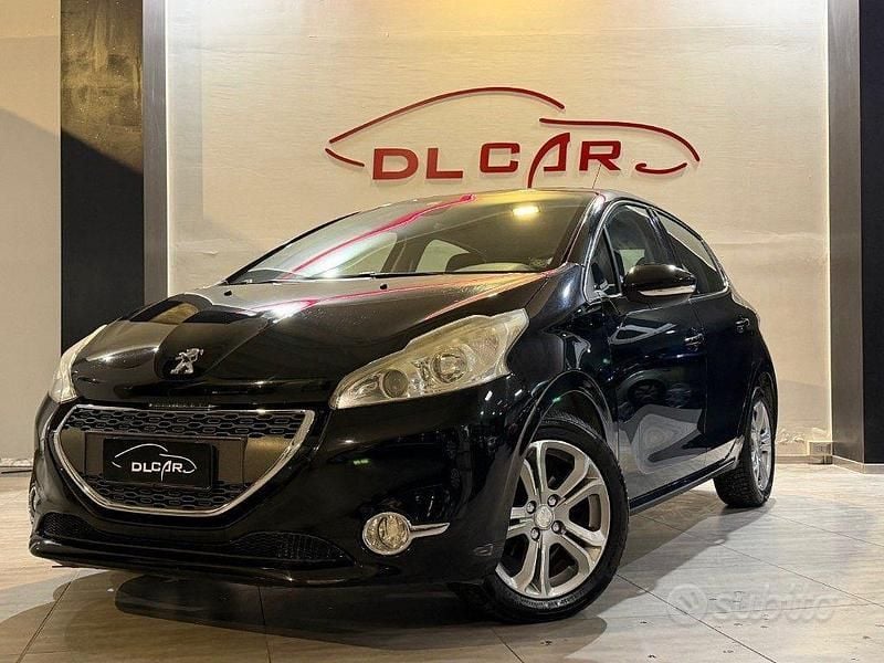 Usata Peugeot 208 Allure 68 CV (50 kW) 2013 Nero Utilitaria