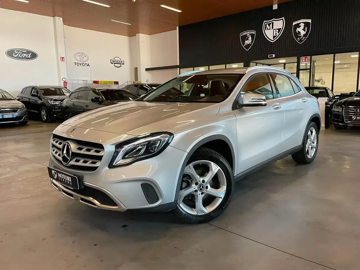 Usata Mercedes GLA200 150 CV (110 kW) 2020 SUV