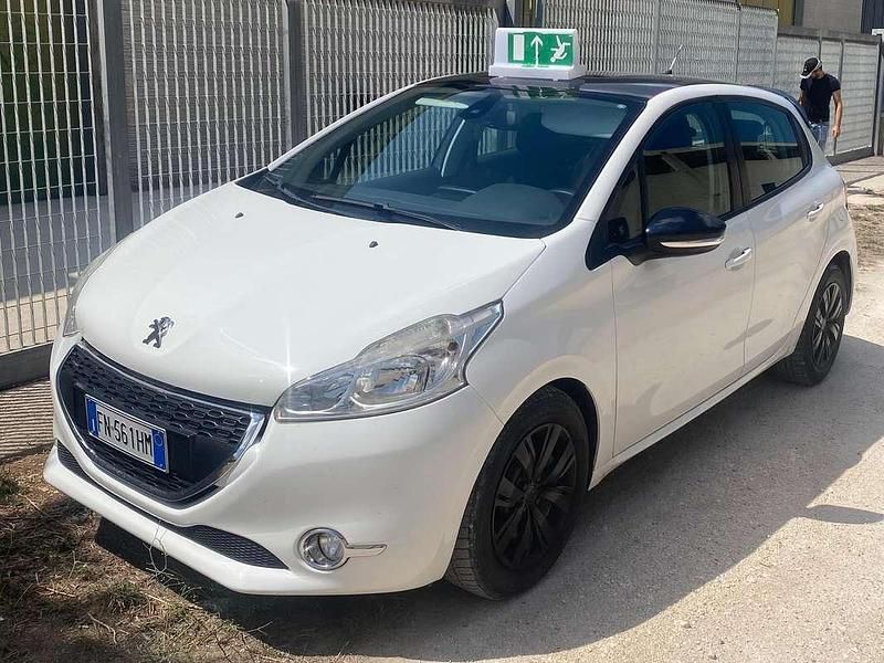 Occasion Peugeot 208 Active 92 ch (67 kW) 2014 Blanc Citadine