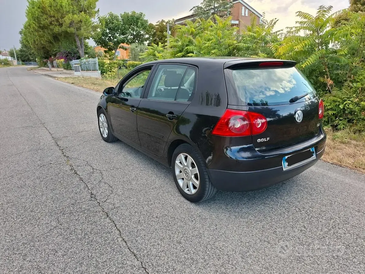 Usata VW Golf VI Comfortline 105 CV (77 kW) 2008 Nero Utilitaria
