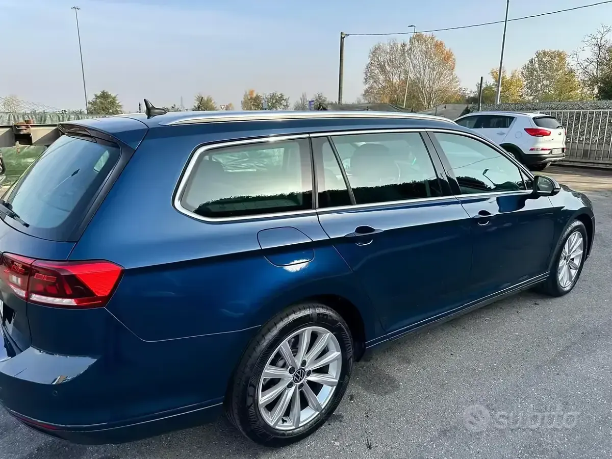 Usata VW Passat 122 CV (89 kW) 2022 Bluazzurro Station wagon