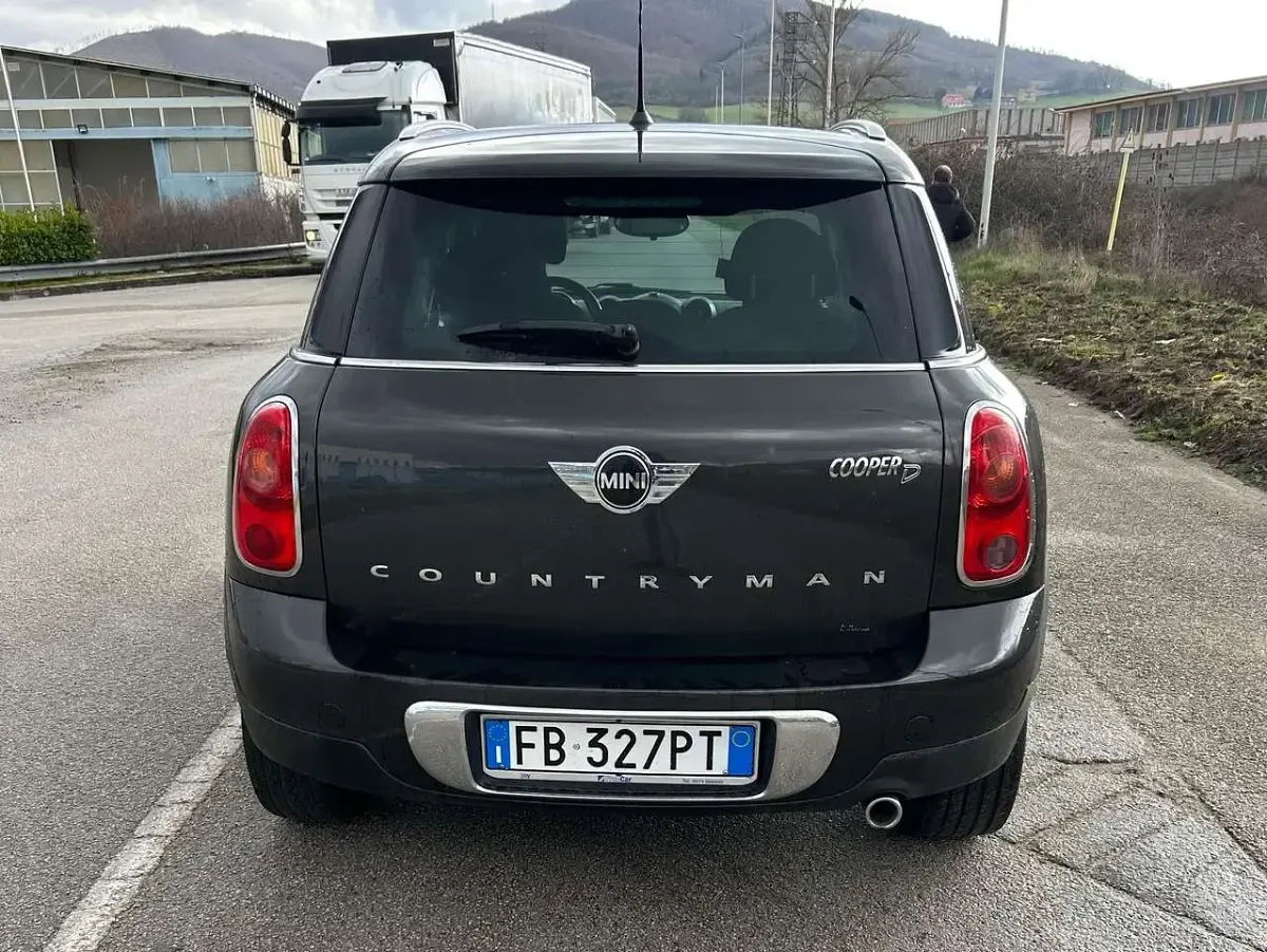 Usata Mini Cooper D Countryman Business 111 CV (81 kW) 2015 Verde SUV