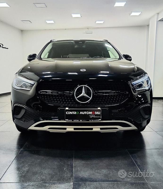 Usata Mercedes GLA180 116 CV (85 kW) 2022 Nero SUV